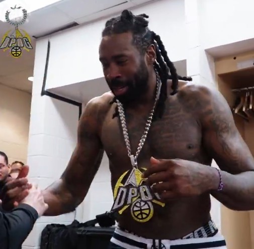 頂替約老師首發(fā)砍11+15+4！馬龍賽后將大金鏈子頒給小喬丹