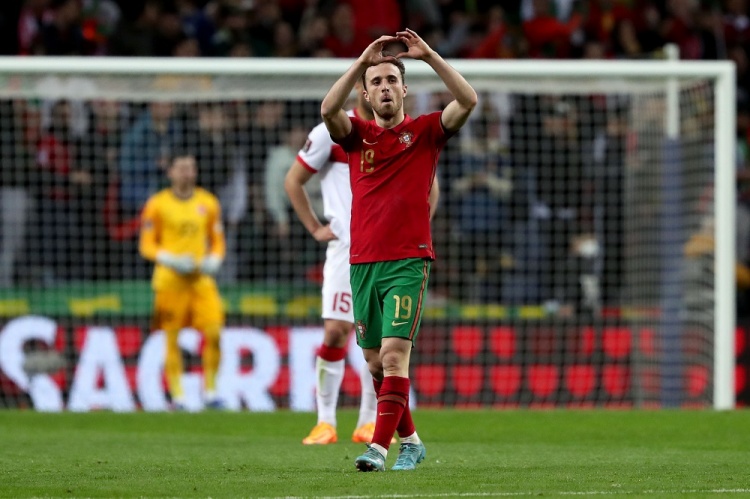 若塔：替補(bǔ)席甚至看臺上的球員都能提供幫助，這是葡萄牙的特點(diǎn)