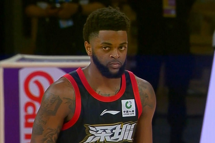 繼續(xù)補(bǔ)強(qiáng)？媒體人：上海簽下前深圳男籃外援梅肯