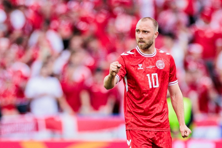 埃里克森為丹麥隊打進44球，追平約根森并列隊史射手榜第三