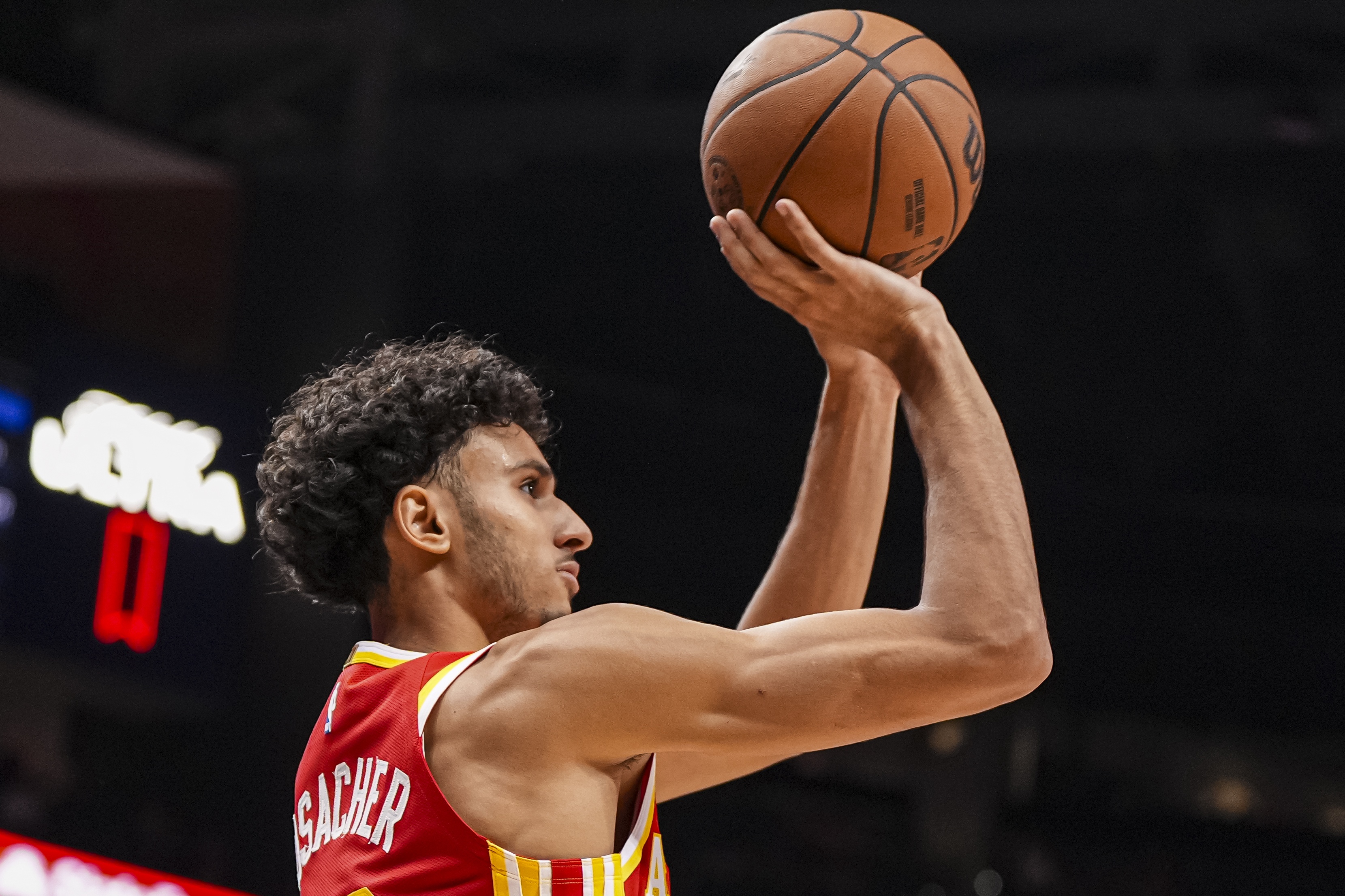 里薩謝15投9中&三分7中3攻下22分2板2助1帽 第三節(jié)單節(jié)砍下16分