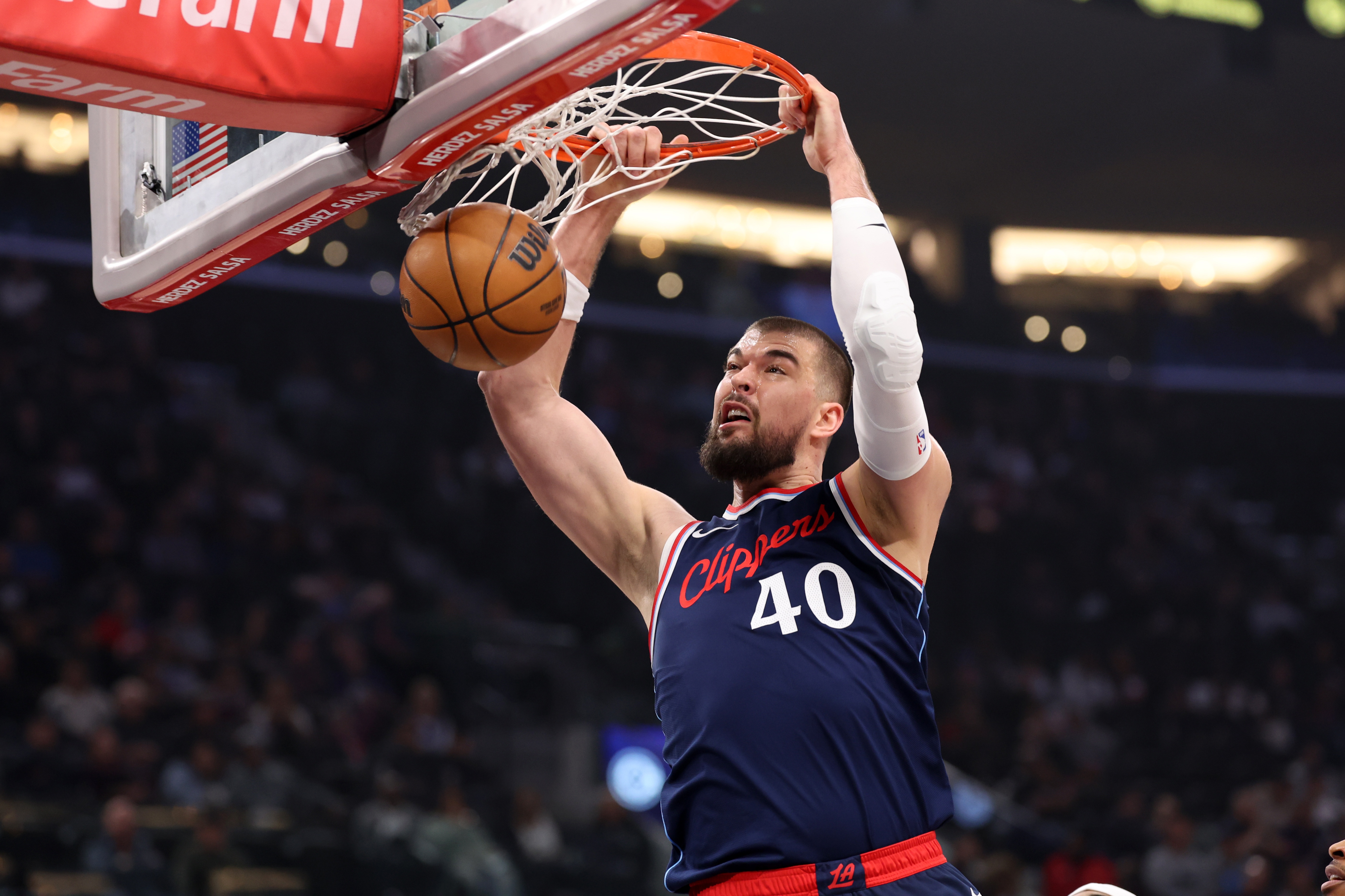 亞歷山大：祖巴茨真的很棒 他是聯(lián)盟中最好的大個(gè)子之一