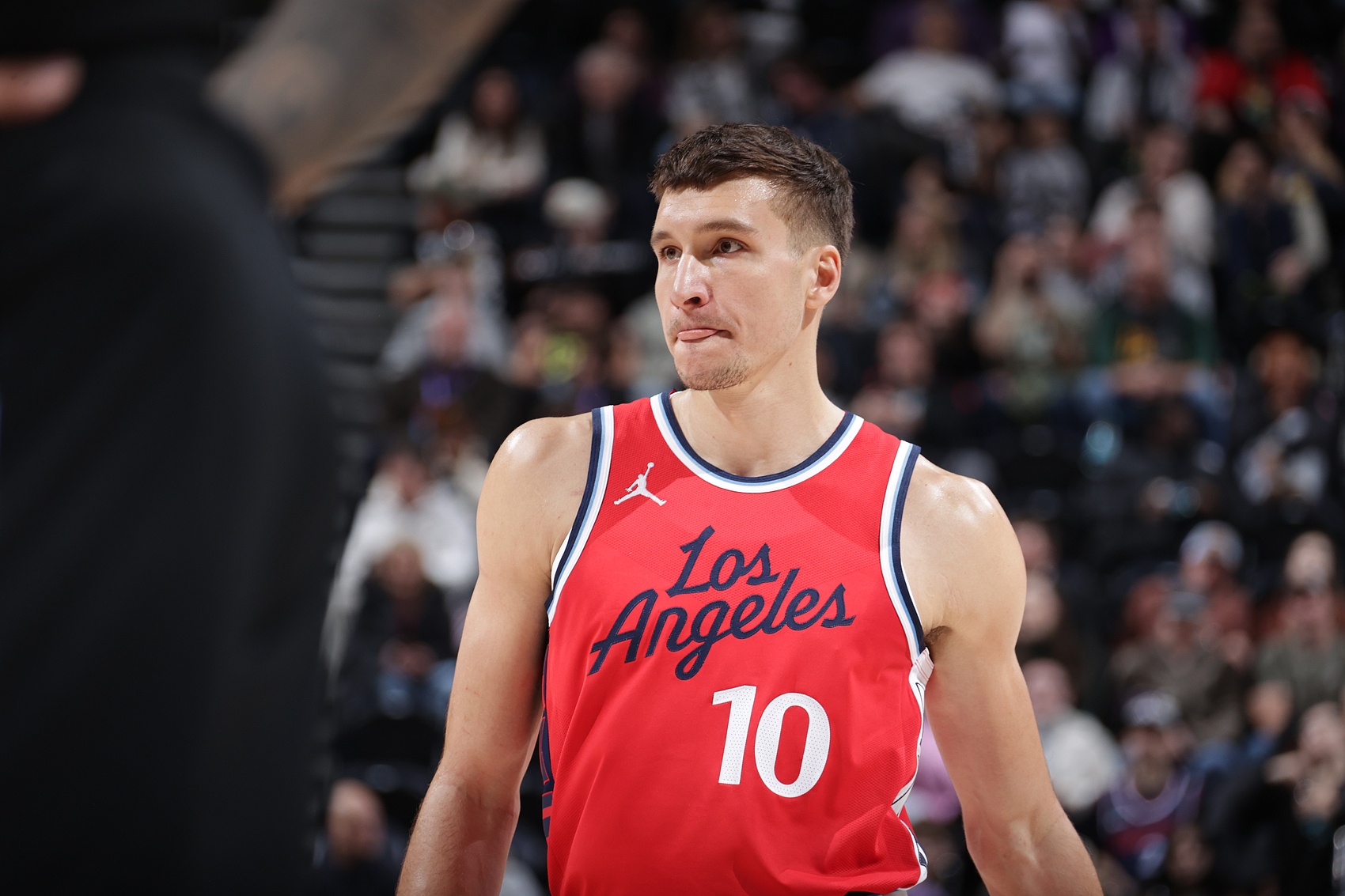 手感不佳！博格丹6投1中&三分3中0 得到2分3板3助2斷1帽