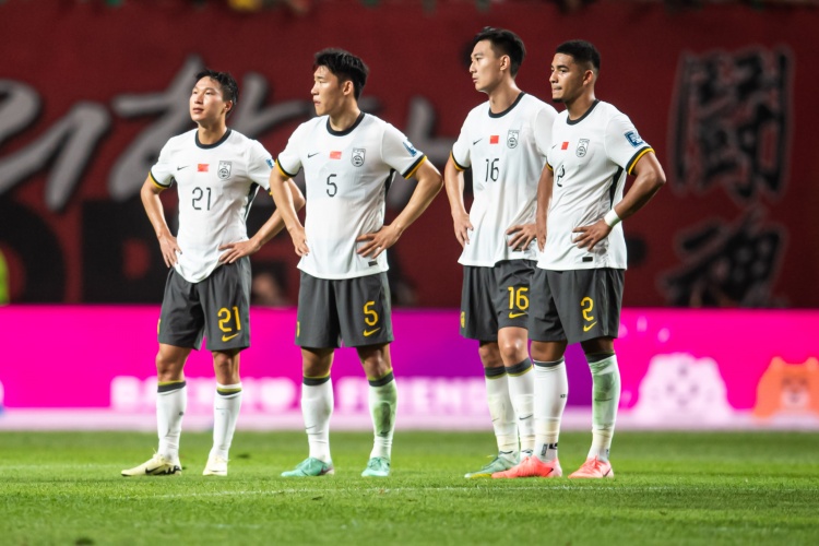 東體：國足防線基本推倒重來，戰(zhàn)澳大利亞要承受的壓力不難想象