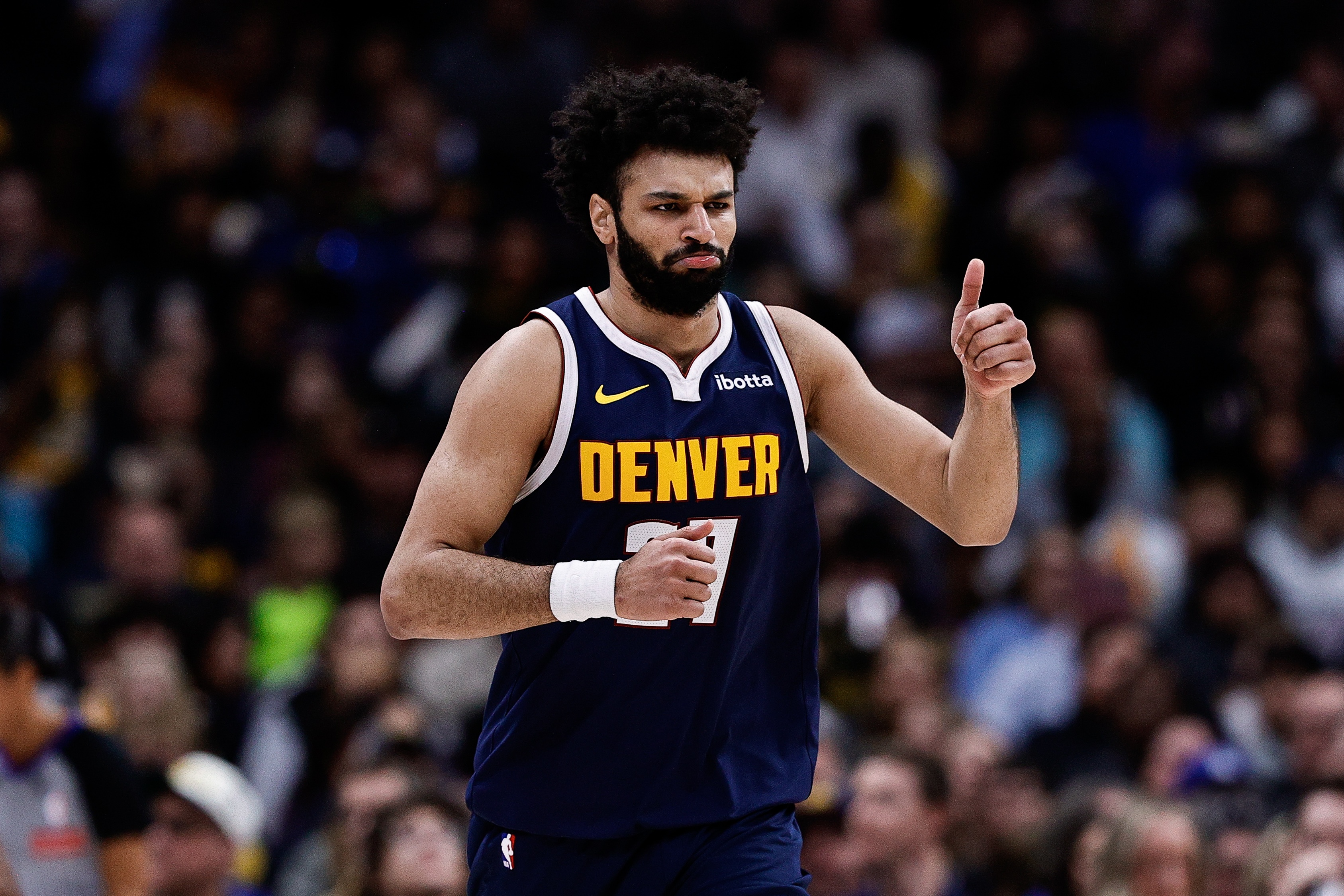 火力全開！穆雷半場15中7&三分2中1砍下17分 送出4次助攻