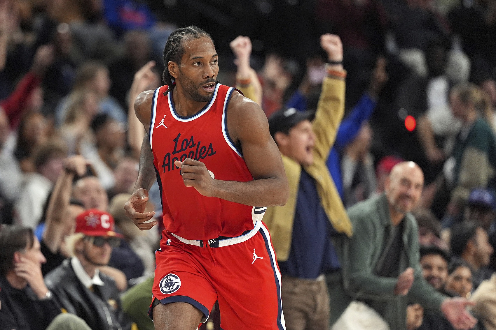 萊昂納德：我們第二節(jié)有很多失誤&這很傷 但大家打得很努力