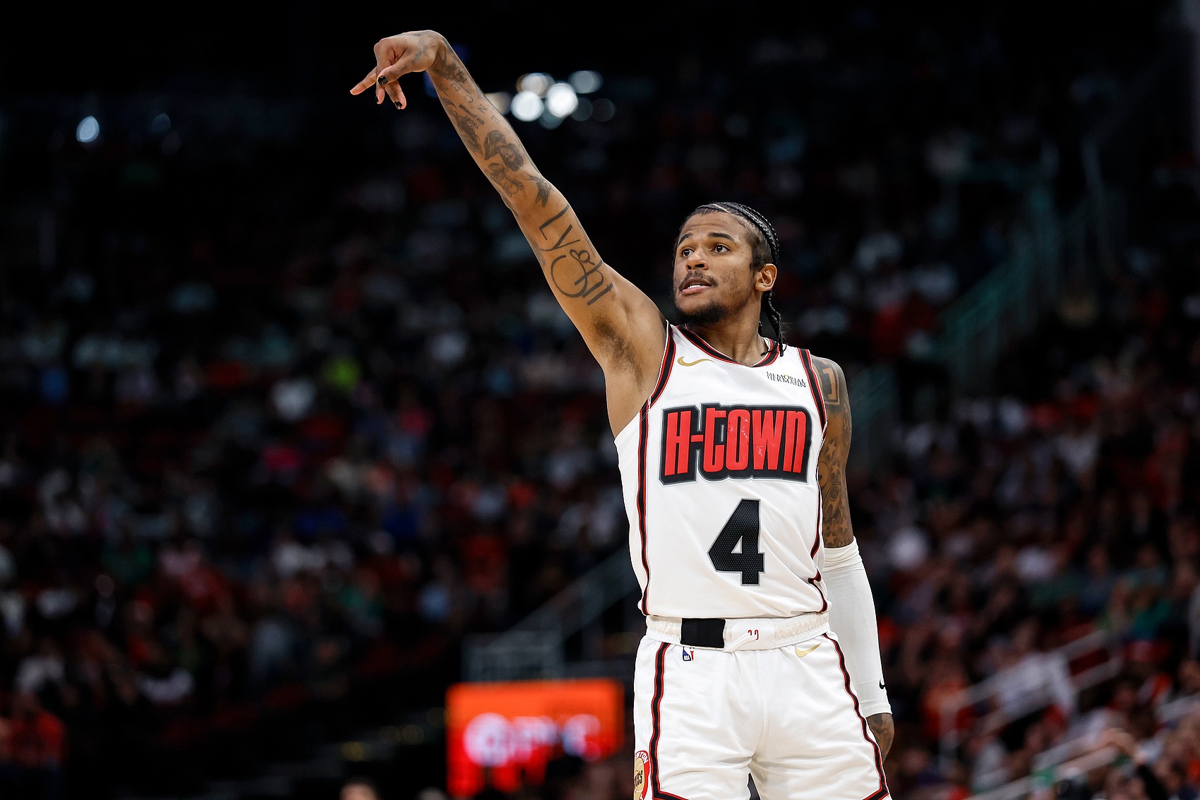 對飆穆雷！杰倫-格林上半場8中4得15分1板1助 三分6中3